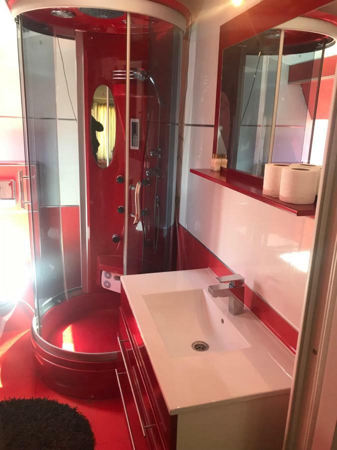 Villa Piano&Bar Охрид Екстериор снимка